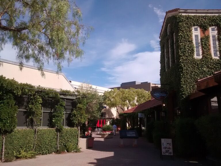 Town Center shopping district in Corte Madera